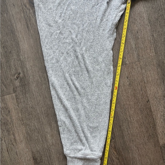 American Eagle Outfitters Gray Ribbed Joggers - Picture 5 of 6